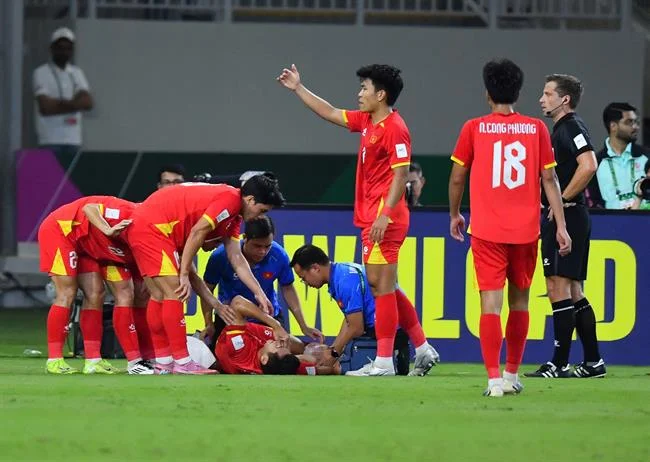 Hình ảnh minh họa các biện pháp bảo mật dữ liệu mạnh mẽ của f1680 thể thao, với biểu tượng khóa và tường lửa